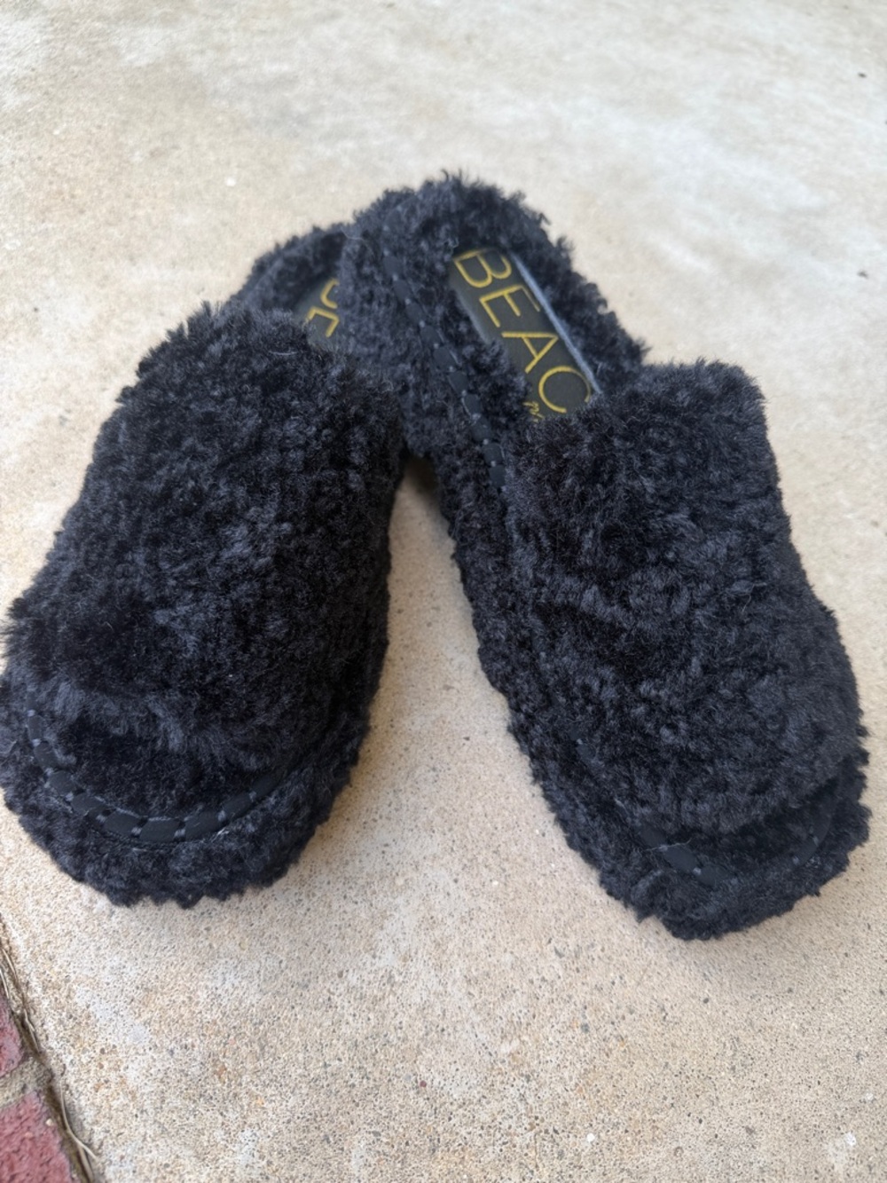 BEACH by Matisse Black Faux Shearling Platform Mule